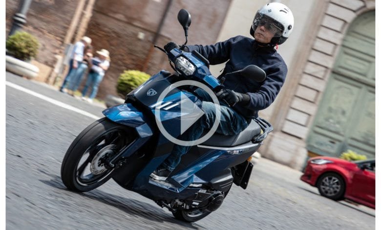 Peugeot Tweet 2023: prezzo, novità e specifiche tecniche VIDEO 1 Peugeot Tweet 2023: prezzo, novità e dati tecnici VIDEO