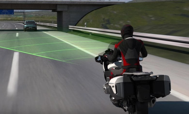 BMW R 1300 GS: sarà dotata di sistema anti-collisione frontale? 1 BMW R 1300 GS, avrà il dispositivo per evitare le collisioni frontali?