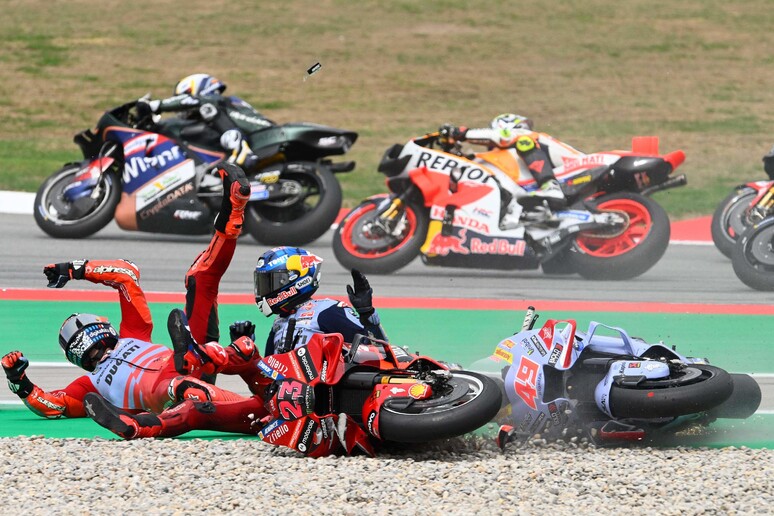 MotoGP 2023 - Zarco duro con Bastianini: "Oggi è stato irresponsabile e poco intelligente"