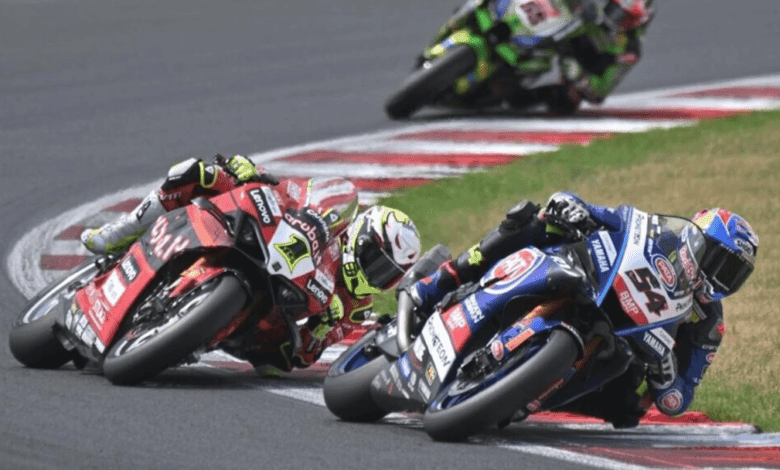 Top&Flop SBK: Rinaldi in grande forma, ma Bautista lo colpisce. Toprak si riprende nel campionato mondiale. 1 Top&Flop SBK: Rinaldi è in palla, ma Bautista lo centra. Toprak recupera nel mondiale