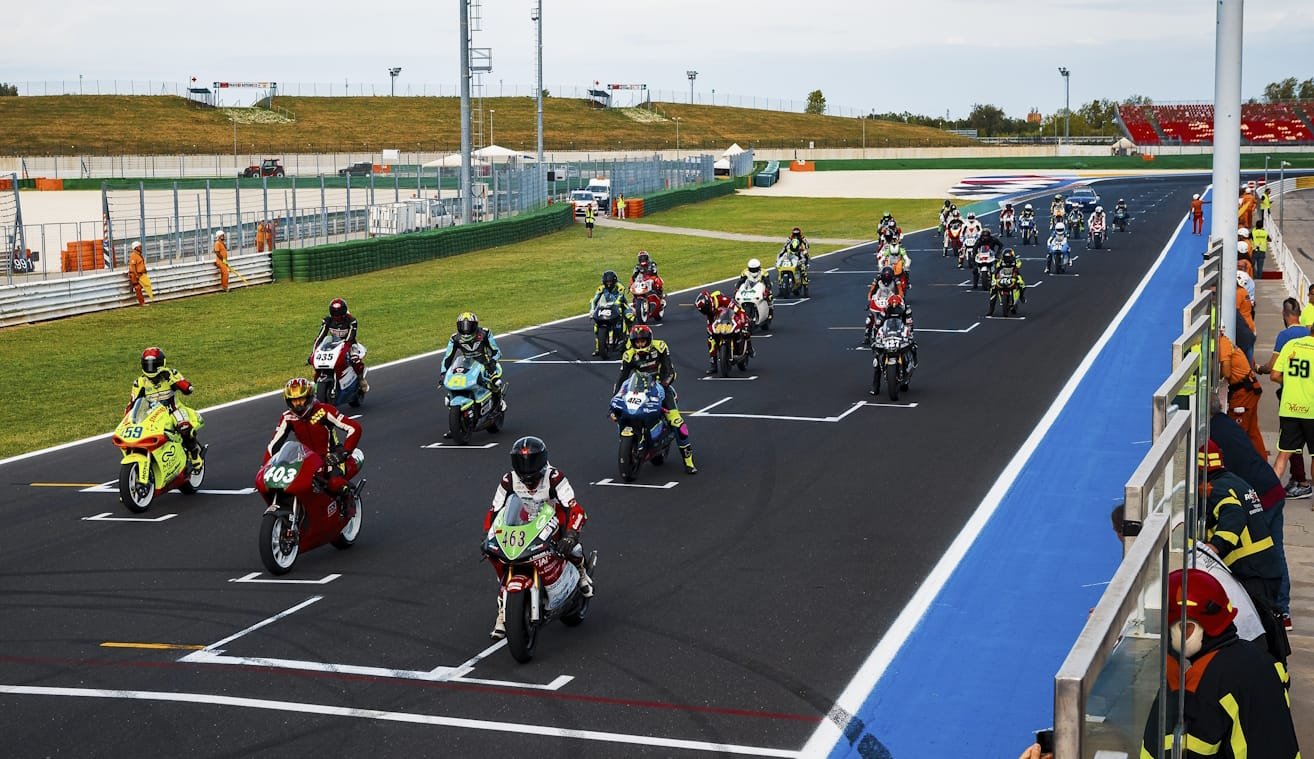 CIV Classic e Moto Guzzi Fast Endurance. The latest races at Misano and the Champions 2023. 1 CIV Classic e Moto Guzzi Fast Endurance. Le ultime gare di Misano e i Campioni 2023