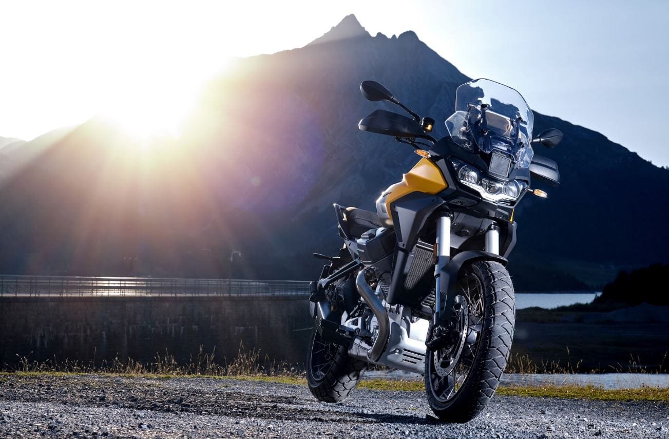Moto Guzzi Stelvio, la maxi crossover è arrivata 1 Moto Guzzi Stelvio, la maxi crossover è qui