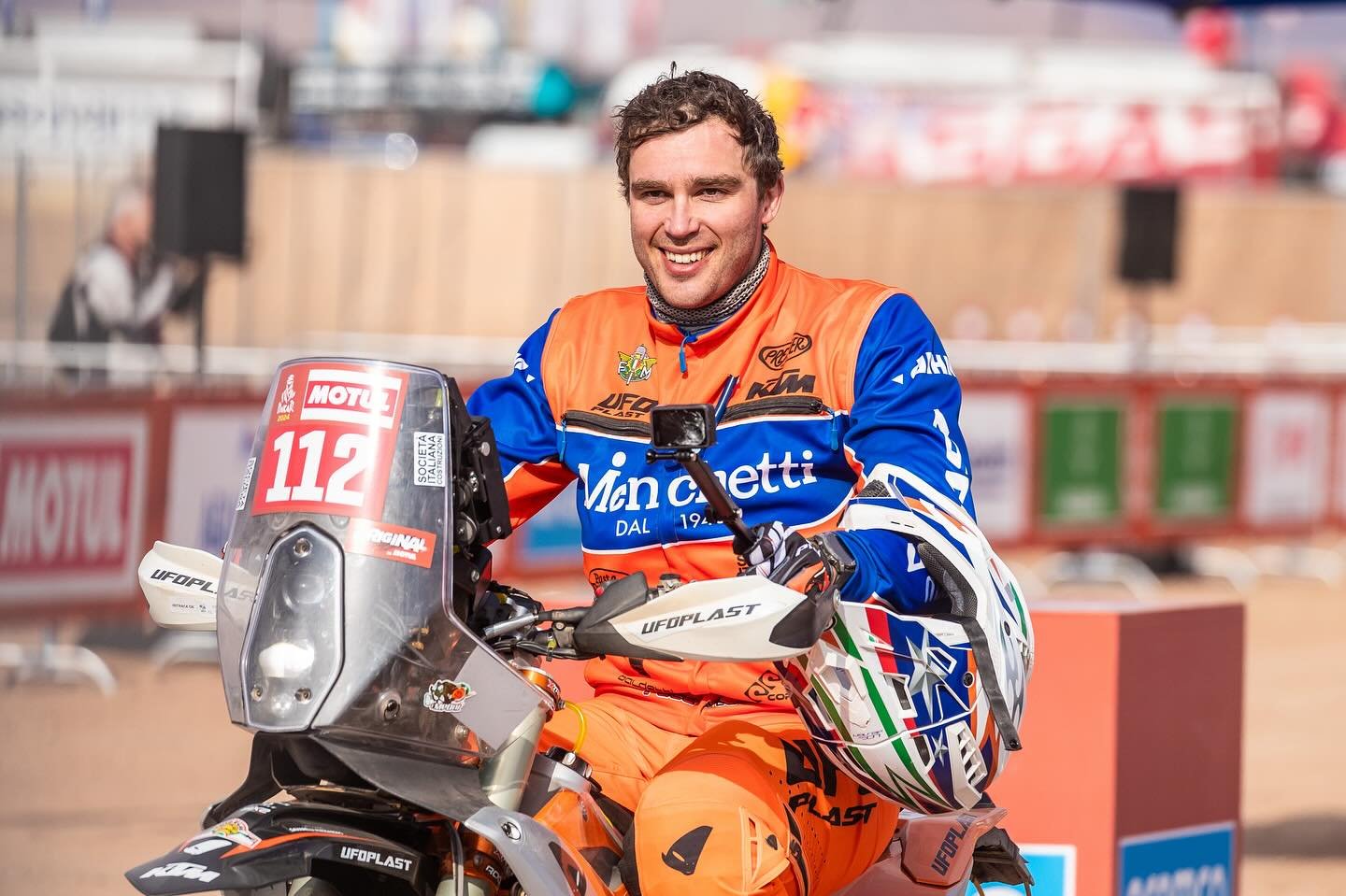 Gioele Meoni alla Dakar in onore di Fabrizio. Copioli: "Tifiamo per lui" 1 Gioele Meoni alla Dakar nel segno di Fabrizio. Copioli: “Che emozione. Facciamo il tifo per lui”