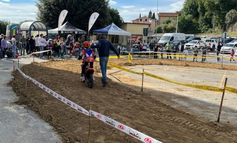 Corso Hobby Sport Young: numerosi bambini al Motoclub CIastiglione Fiorentino 1 Tanti bambini al Corso Hobby Sport Young organizzato dal Motoclub Castiglion Fiorentino