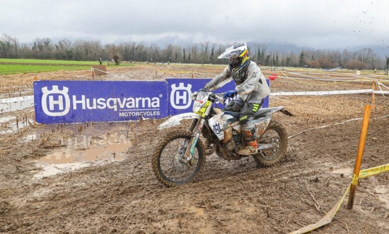 Filippo Barli (Under) e Giacomo Vischi (Senior) conquistano la prima manche del Challenge Husqvarna 1 Filippo Barli (Under) e Giacomo Vischi (Senior) conquistano la prima manche del Challenge Husqvarna